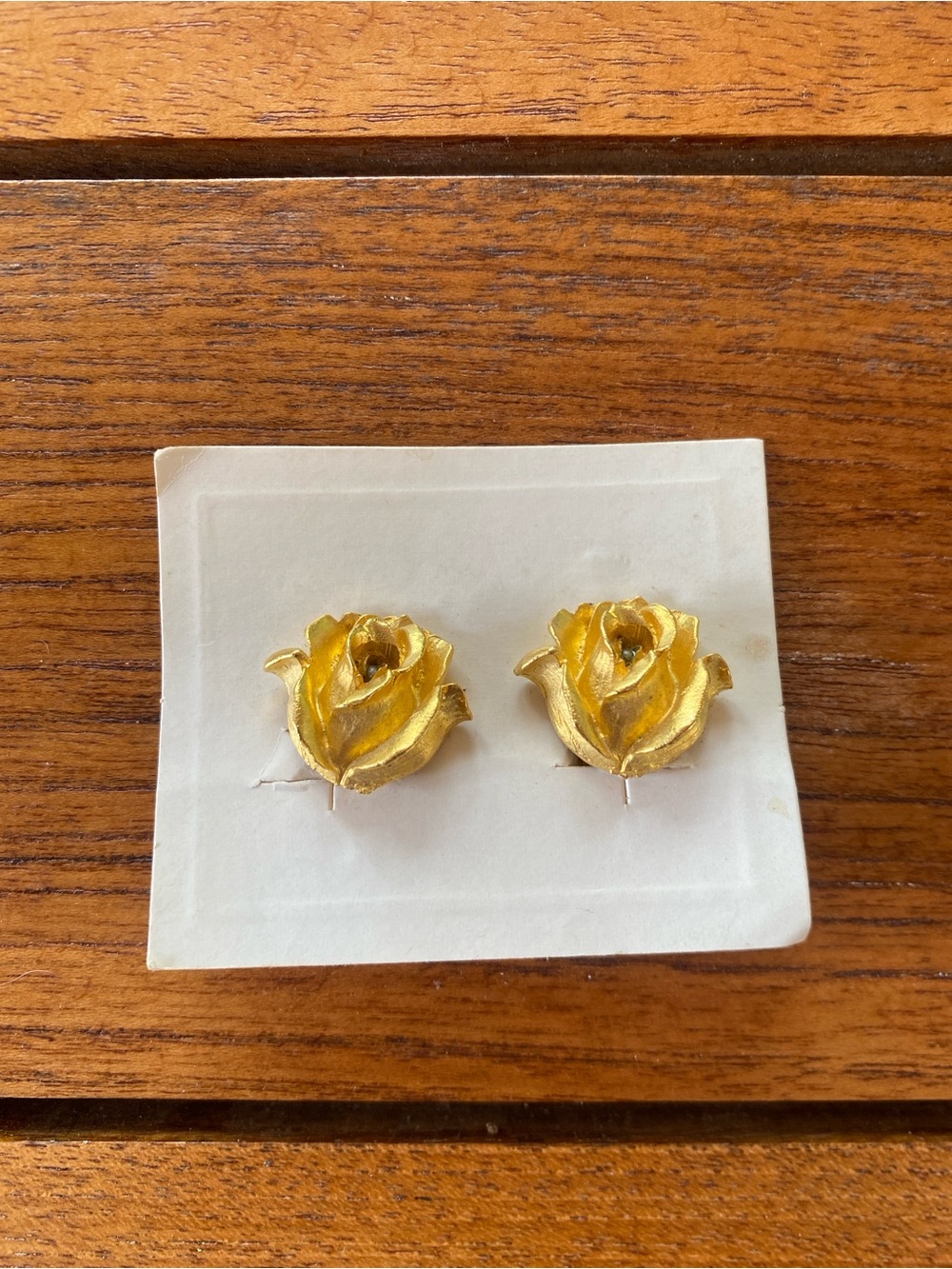 Vintage BSK Gold Tone Metal Clip on Rose Flowers -Elegant Floral Women's Jewelry